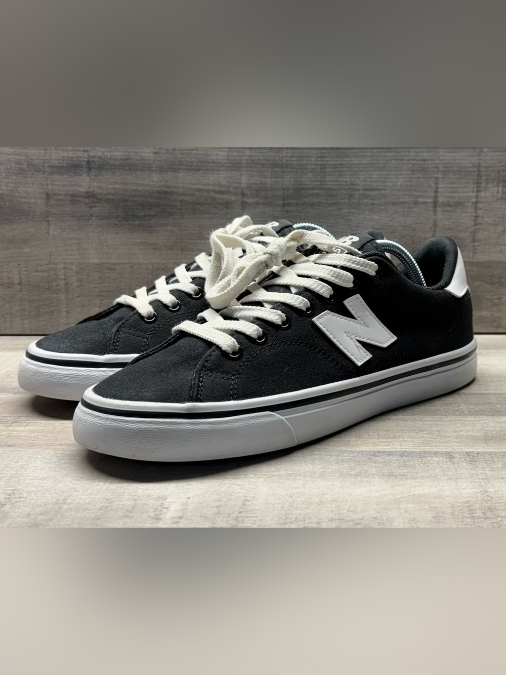 New Balance 210 Mens 7.5 D Black White Canvas Low Top Sneakers CT210BWB
